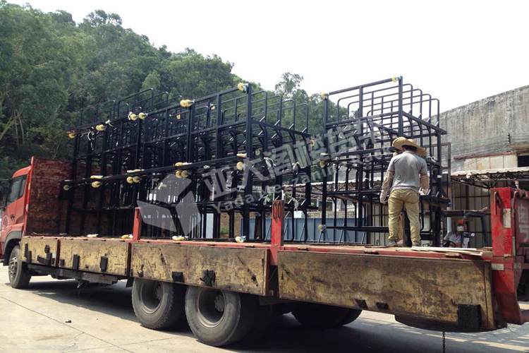 廣州閣樓貨架廠(chǎng)松布車(chē)裝輪準(zhǔn)備發(fā)貨
