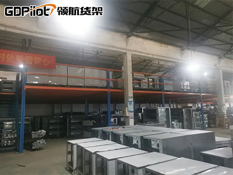 回訪一年前搭建的閣樓貨架，帶你全方面了解它所有的特點！